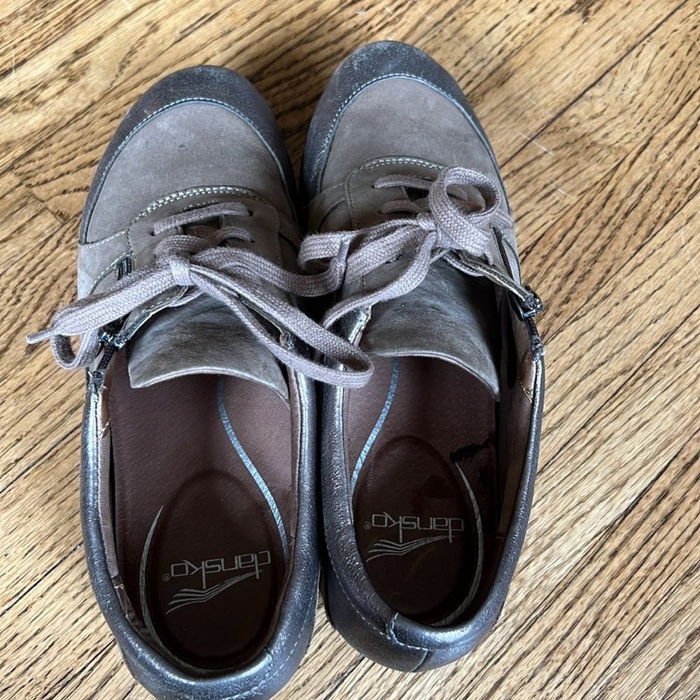 Dansko Women’s shoes, size 39 - Picture 3 of 5